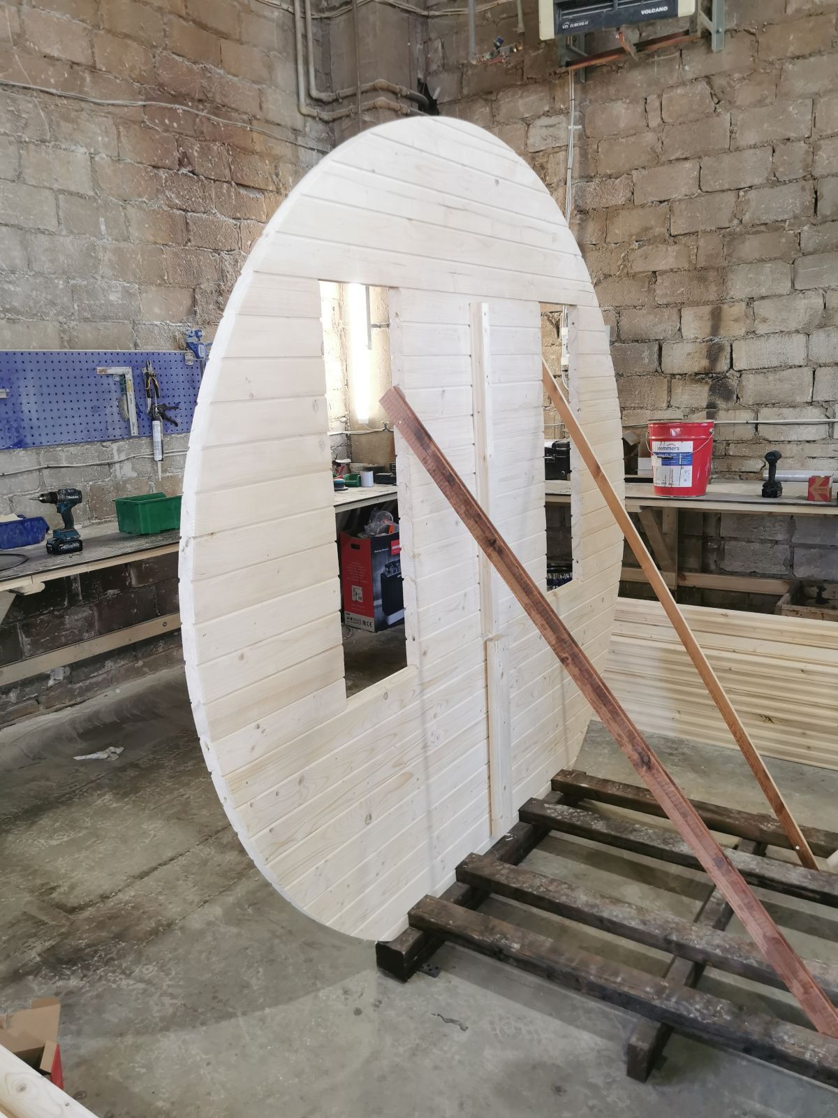 Benches in thermowood